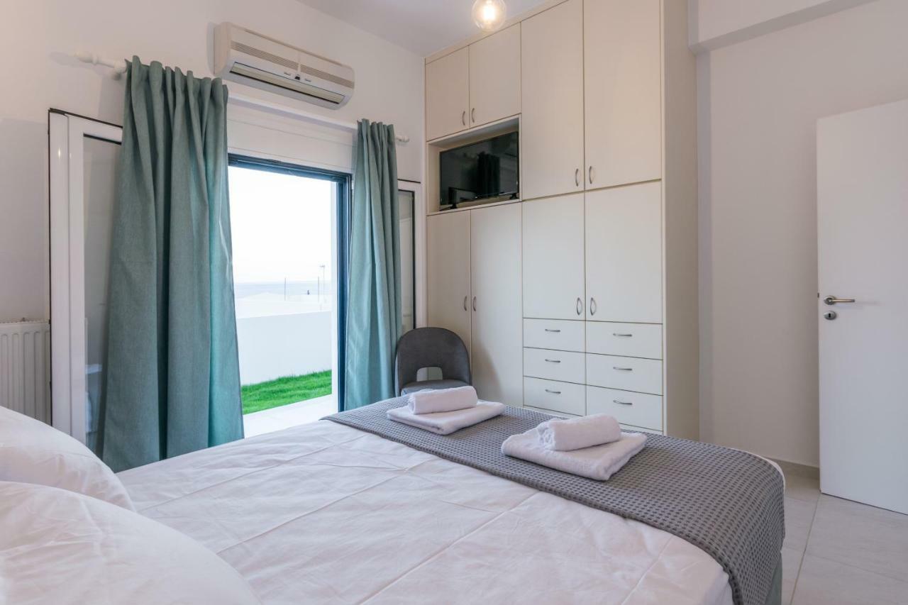 Metaxakis Home. 2 *