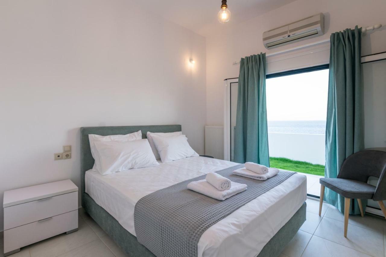 Metaxakis Home. 2 *